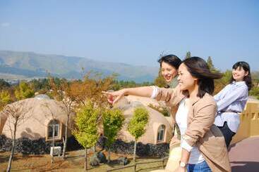 هتل Aso Farm Land