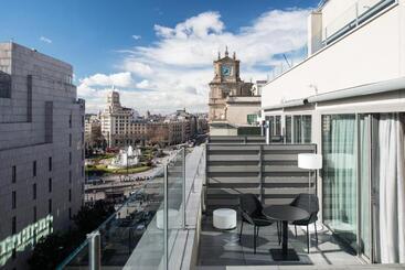 هتل Catalonia Square 4* Sup