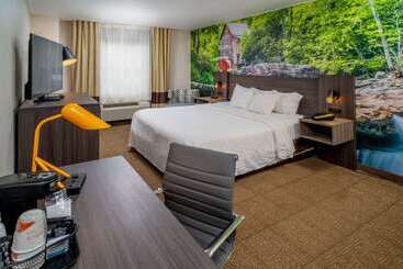 هتل Clarion Pointe Beckley