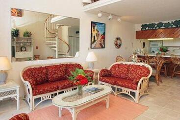 هتل Club St. Croix Beach And Tennis Resort