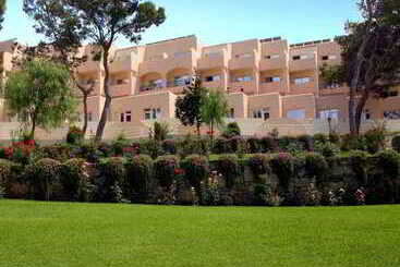 Invisa Hotel Club Cala Blanca - Es Figueral