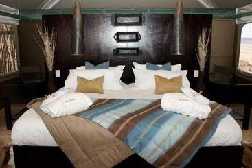 هتل Moon Mountain Lodge