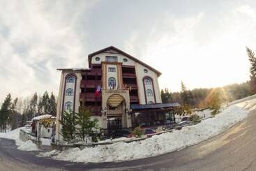 هتل Predeal Comfort Suites