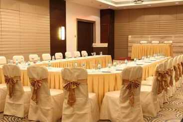 هتل Ramada By Wyndham Navi Mumbai