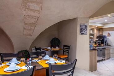 هتل Hôtel 85 Saint Honore
