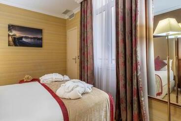 هتل Hôtel 85 Saint Honore
