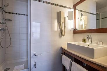 هتل Hôtel 85 Saint Honore