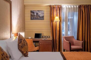 هتل Hôtel 85 Saint Honore