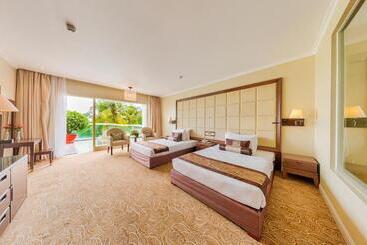 هتل Sea Links Beach