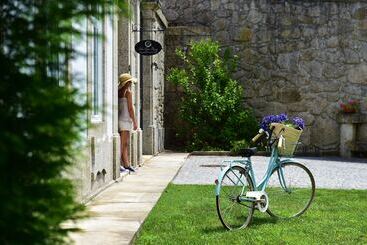 هتل Solar Egas Moniz Charming House & Local Experiences