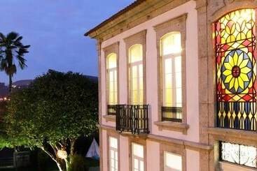 هتل Solar Egas Moniz Charming House & Local Experiences