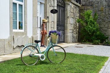 هتل Solar Egas Moniz Charming House & Local Experiences