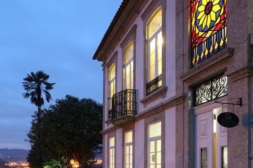 هتل Solar Egas Moniz Charming House & Local Experiences