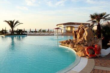 Le Maree Resort
