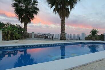 Stunning Villa Near Velez Malaga - Arenas