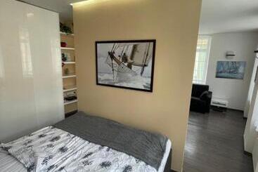 Agnes   Apartments