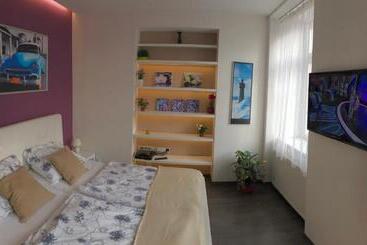 Agnes   Apartments