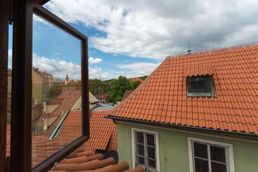 Agnes   Apartments