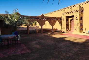 旅馆 Auberge Camping Oasis El Mharech