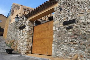 تختخواب و صبحانه Hostalet De Begur Adults Only