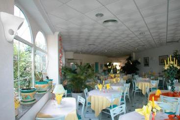هتل Crystal Park