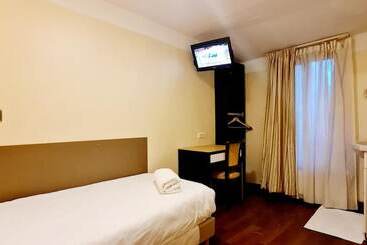 Hotel De France 18