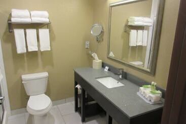 هتل Holiday Inn Express & Suites Butler, An Ihg