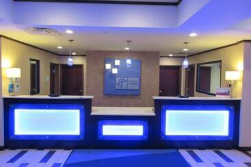 هتل Holiday Inn Express & Suites Butler, An Ihg