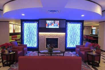 هتل Holiday Inn Express & Suites Butler, An Ihg