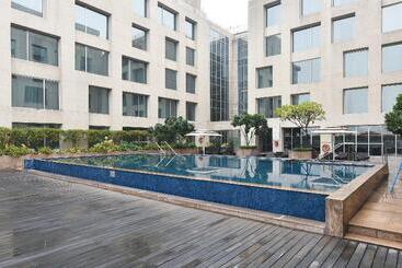 هتل Holiday Inn New Delhi International Airport, An Ihg