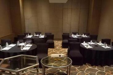 Hotel Holiday Inn New Delhi International Airport, An Ihg
