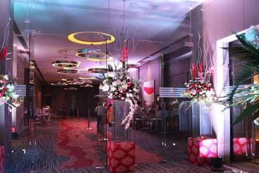 Hotel Holiday Inn New Delhi International Airport, An Ihg