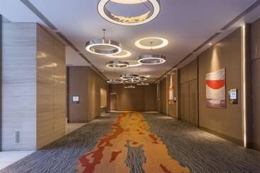 هتل Holiday Inn New Delhi International Airport, An Ihg