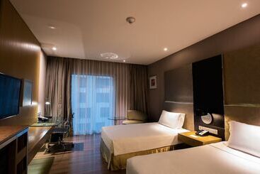 هتل Holiday Inn New Delhi International Airport, An Ihg