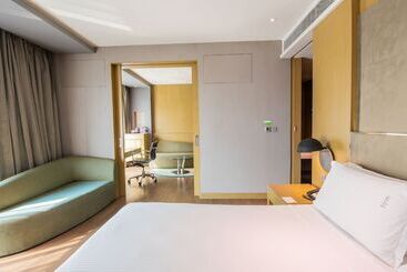 هتل Holiday Inn New Delhi International Airport, An Ihg