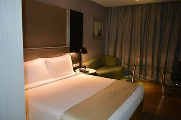 هتل Holiday Inn New Delhi International Airport, An Ihg