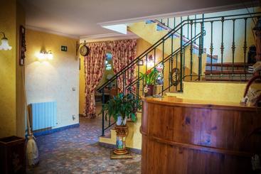Отель Hosteria Los Laureles