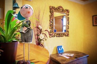 هتل Hosteria Los Laureles