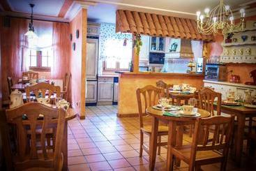 Отель Hosteria Los Laureles