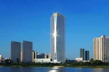 هتل Renaissance Huizhou