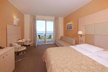 Mirta  San Simon Resort - Izola