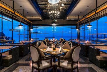 Pattaya Modus Beachfront Resort
