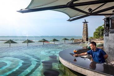 Pattaya Modus Beachfront Resort