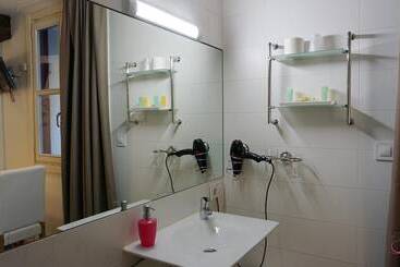 Pension Aliciazzz Bed And Breakfast Bilbao