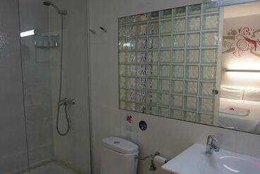 Pension Aliciazzz Bed And Breakfast Bilbao