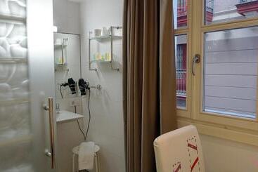 Pension Aliciazzz Bed And Breakfast Bilbao