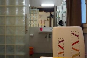 Pension Aliciazzz Bed And Breakfast Bilbao