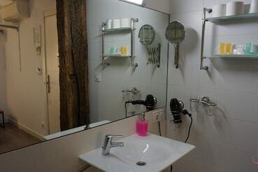 Pension Aliciazzz Bed And Breakfast Bilbao