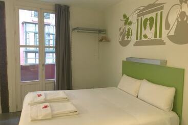 Pension Aliciazzz Bed And Breakfast Bilbao