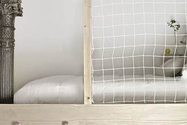 هاستل The Hat Madrid